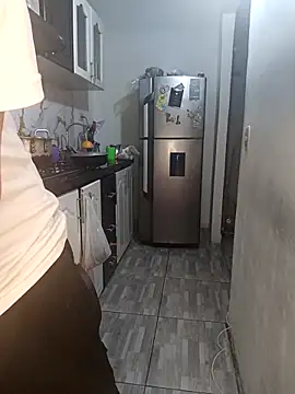 catire2323 online show from April 12, 12:36 am