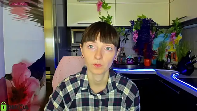 TayanaJons online show from March 31, 7:10 am