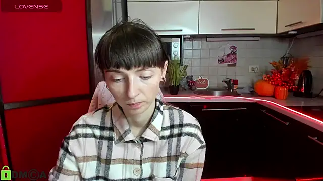 TayanaJons online show from December 2, 8:05 am