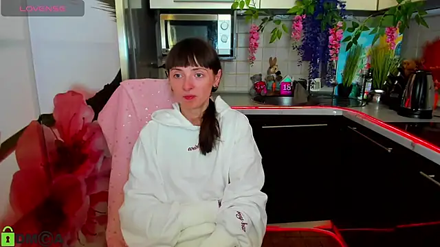 TayanaJons online show from March 20, 8:26 am