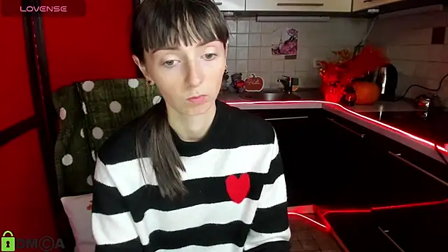 TayanaJons online show from November 18, 7:55 am