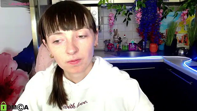 TayanaJons online show from April 1, 7:10 am