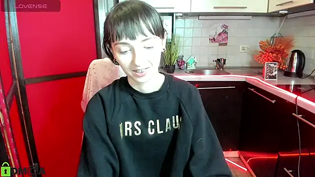 TayanaJons online show from December 5, 8:02 am