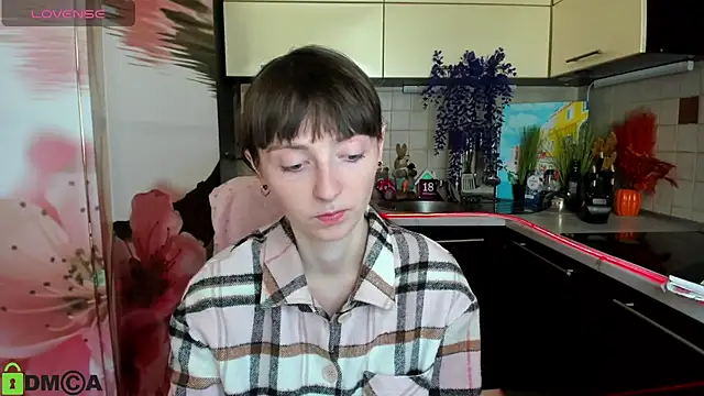 TayanaJons online show from March 6, 8:20 am