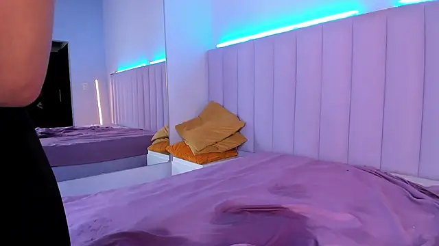 abbytheran online show from February 4, 10:55 pm