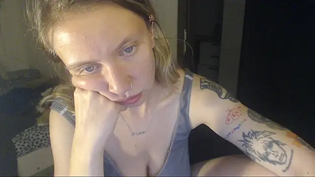 Snapshot of amanda_kiss_kiss chatting on September 14, 9:04 pm amanda kiss kiss online show from September 14, 9:04 pm