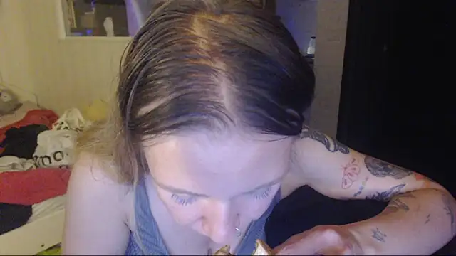Snapshot of amanda_kiss_kiss chatting on October 5, 5:25 pm amanda kiss kiss online show from October 5, 5:25 pm