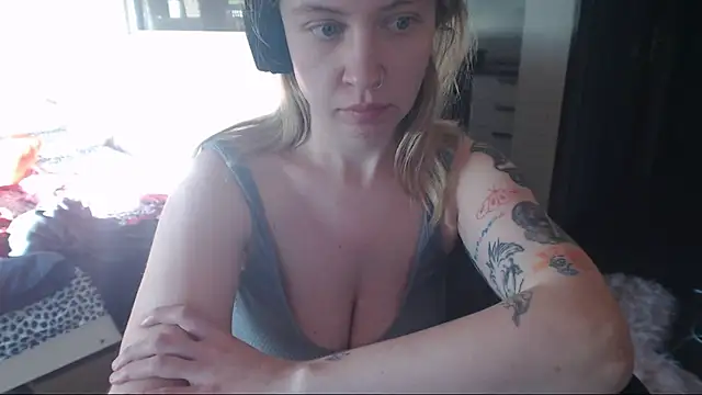 Snapshot of amanda_kiss_kiss chatting on March 21, 2:40 pm amanda kiss kiss online show from March 21, 2:40 pm
