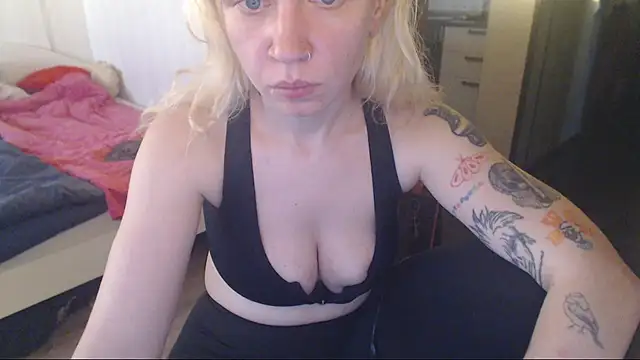 amanda kiss kiss online show from December 14, 12:22 pm