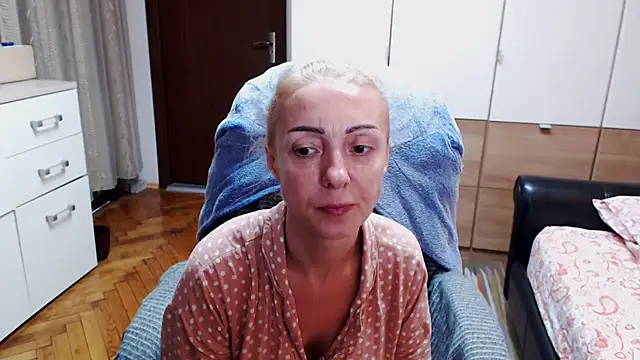 Snapshot of Leona-Exotic chatting on July 22, 9:11 am Leona-Exotic online show from July 22, 9:11 am