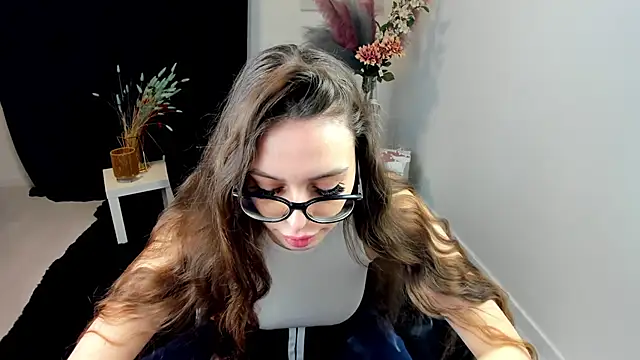 18perfecttits online show from February 17, 12:35 pm