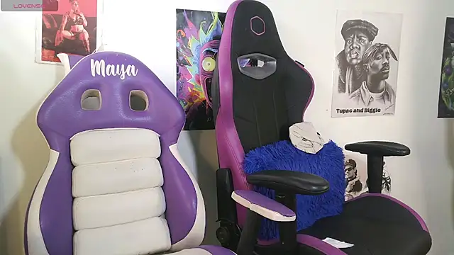 Snapshot of IM_MAYA chatting on January 17, 7:38 pm IM MAYA online show from January 17, 7:38 pm