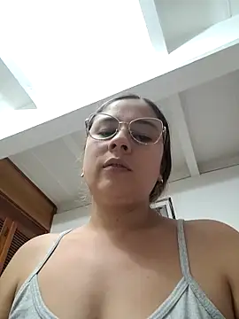 selena gomez2 online show from April 17, 1:41 am