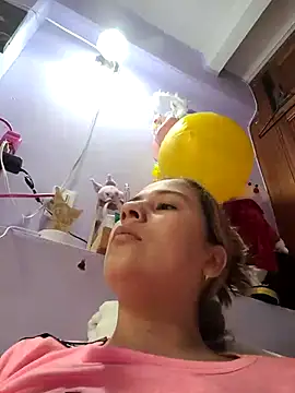 selena gomez2 online show from February 3, 1:49 pm