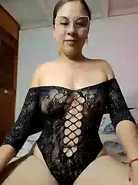 selena gomez2 online show from March 20, 1:26 pm