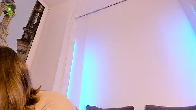 Snapshot of ErikaLust chatting on December 18, 4:17 am ErikaLust online show from December 18, 4:17 am