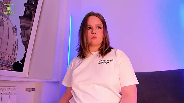 Snapshot of ErikaLust chatting on February 10, 4:22 am ErikaLust online show from February 10, 4:22 am