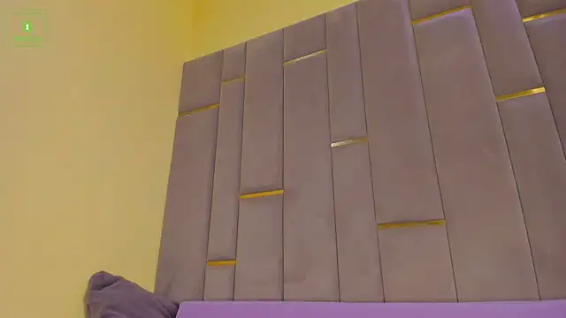 Snapshot of ErikaLust chatting on December 2, 4:14 am ErikaLust online show from December 2, 4:14 am