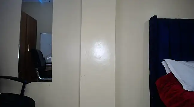 Snapshot of Siri_ssaru chatting on December 7, 4:15 am Siri ssaru online show from December 7, 4:15 am