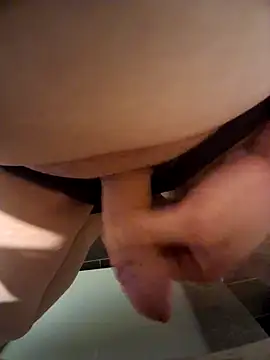 sexgeil3345455 online show from March 27, 5:27 am