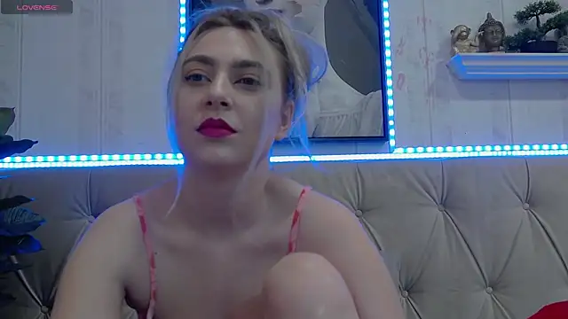 Snapshot of AvaBlue_ chatting on February 9, 7:15 am AvaBlue online show from February 9, 7:15 am