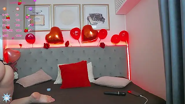 Snapshot of AvaBlue_ chatting on February 15, 6:03 am AvaBlue online show from February 15, 6:03 am