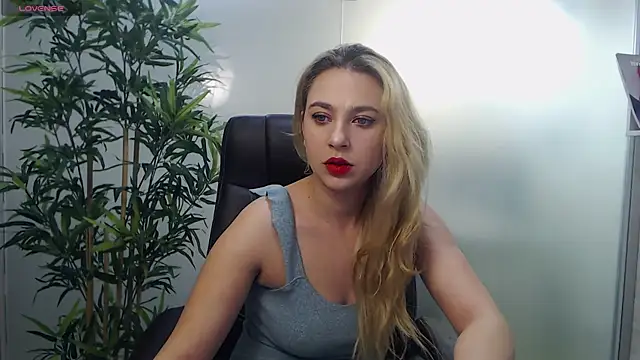 Snapshot of AvaBlue_ chatting on January 31, 4:14 am AvaBlue online show from January 31, 4:14 am