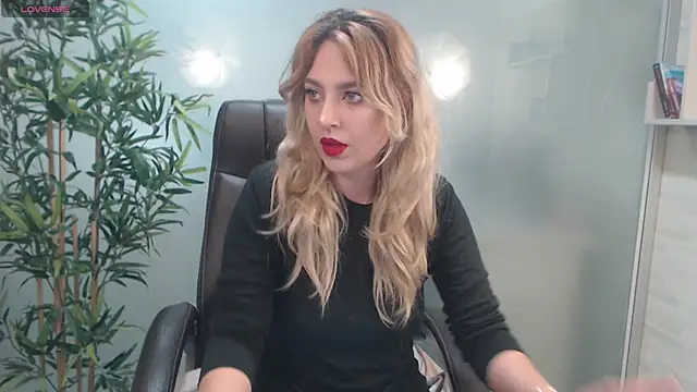 Snapshot of AvaBlue_ chatting on September 26, 6:09 am AvaBlue online show from September 26, 6:09 am