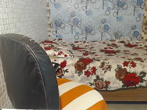 Snapshot of Oh_Maya chatting on September 30, 2:50 am Oh Maya online show from September 30, 2:50 am