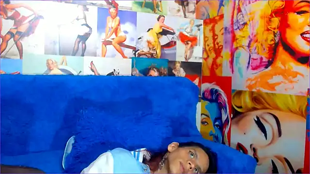 Snapshot of alessa_brown74 chatting on November 12, 3:54 am alessa brown74 online show from November 12, 3:54 am