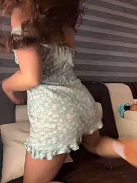 Snapshot of crystal_bunny7 chatting on March 17, 12:53 am crystal bunny7 online show from March 17, 12:53 am