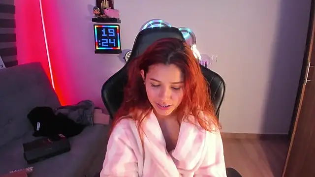 Snapshot of crystal_bunny7 chatting on October 17, 12:25 am crystal bunny7 online show from October 17, 12:25 am