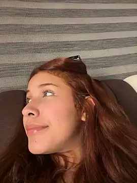 Snapshot of crystal_bunny7 chatting on February 22, 3:34 am crystal bunny7 online show from February 22, 3:34 am