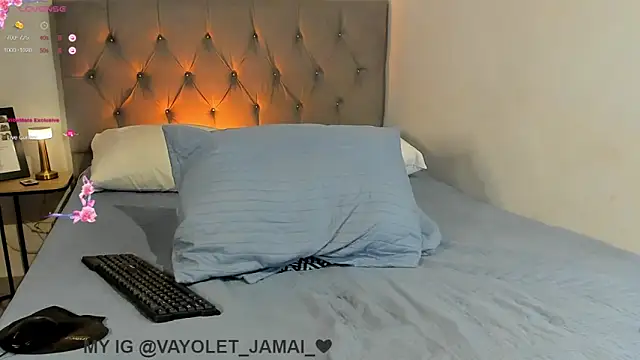 CHAYBLACK online show from January 22, 8:49 pm
