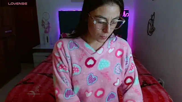 Snapshot of antonella_sweet33 chatting on March 12, 5:49 pm antonella sweet33 online show from March 12, 5:49 pm