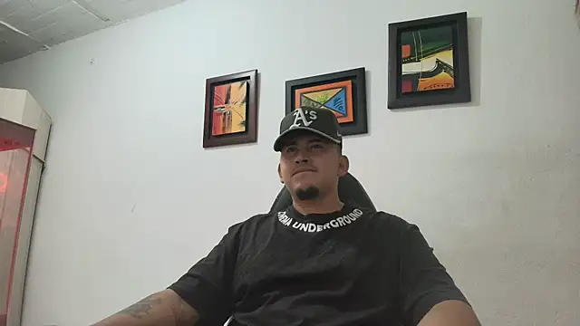 myke andrade online show from December 2, 3:52 am