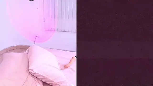 Snapshot of Little_Siena chatting on January 15, 1:58 pm Little Siena online show from January 15, 1:58 pm