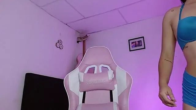 Dakota bumm online show from November 4, 6:11 pm