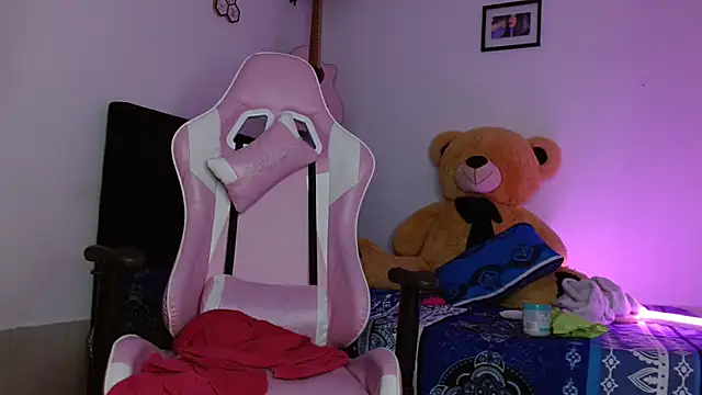 Dakota bumm online show from November 16, 2:05 am