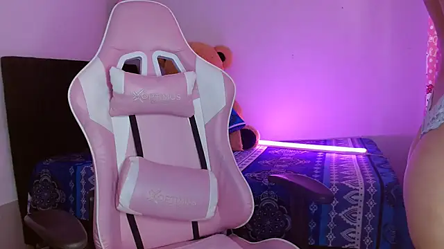 Dakota bumm online show from November 7, 4:11 pm