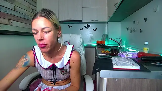 Skinny Nally online show from December 3, 1:17 am