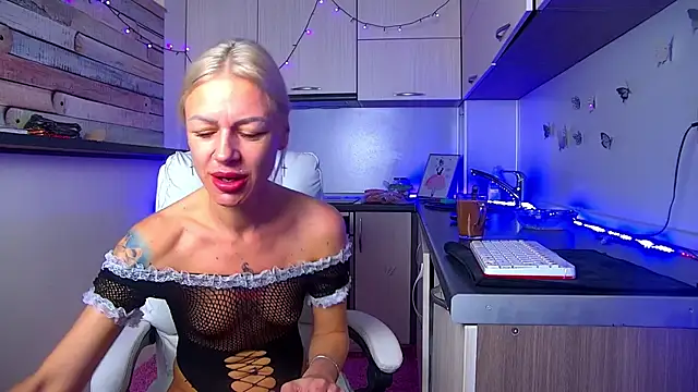 Skinny Nally online show from April 14, 1:21 am