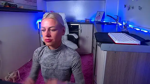 Skinny Nally online show from April 21, 1:42 am