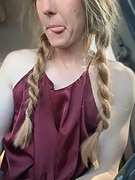 GoldenFlameGoddess online show from March 29, 7:37 pm