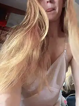 GoldenFlameGoddess online show from March 13, 6:01 pm