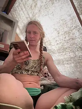 GoldenFlameGoddess online show from April 13, 3:27 pm