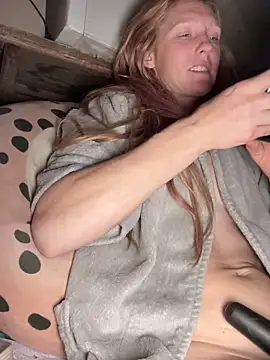 Snapshot of GoldenFlameGoddess chatting on November 5, 2:42 pm GoldenFlameGoddess online show from November 5, 2:42 pm