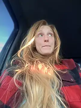 GoldenFlameGoddess online show from March 11, 1:16 am