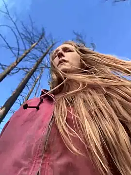 Snapshot of GoldenFlameGoddess chatting on November 27, 4:07 pm GoldenFlameGoddess online show from November 27, 4:07 pm