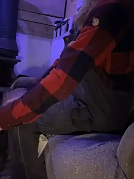 Snapshot of GoldenFlameGoddess chatting on March 1, 5:18 am GoldenFlameGoddess online show from March 1, 5:18 am